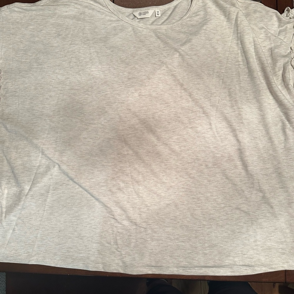 Candace Cameron Bure White Short Sleeve Top